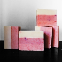 Strawberry Smoothie 100g Bar RM19.90 - Scented with a combination of Lavender and Ylang Ylang, a sensual combination of floral fragrances. Our Strawberry Smoothie bar not only leaves you feeling ultra cleansed, but also relieves stress, depression and anxiety! The perfect bar after a long day's work.